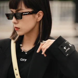 Off White Marfa Đồi Mồi